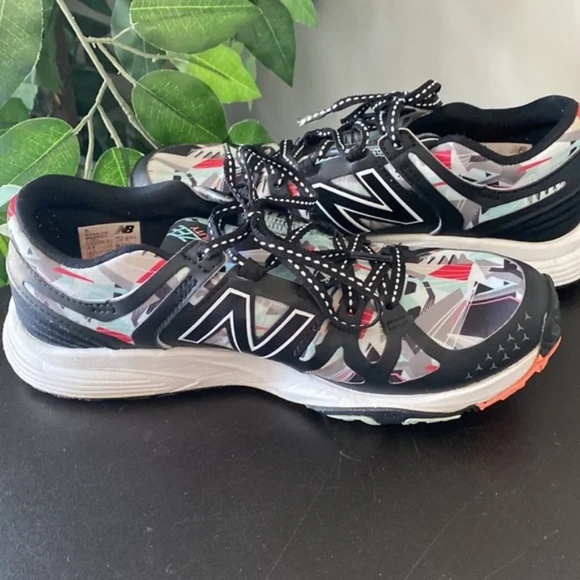 New Balance x Sweaty Betty Vazee Agility Runners - Picture 12 of 15